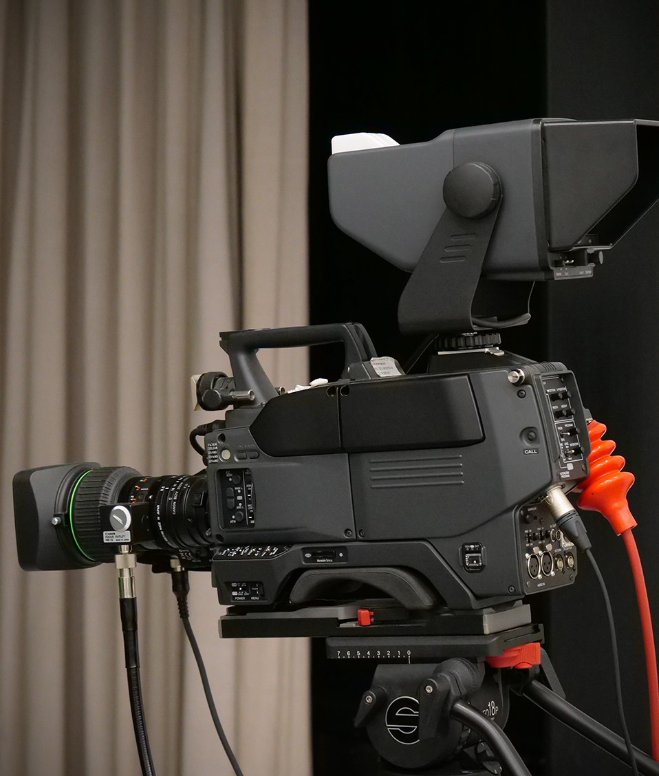 Imagen de una de las cámaras utilizadas en los estudios de grabación de la Facultad de Comunicación y Documentación